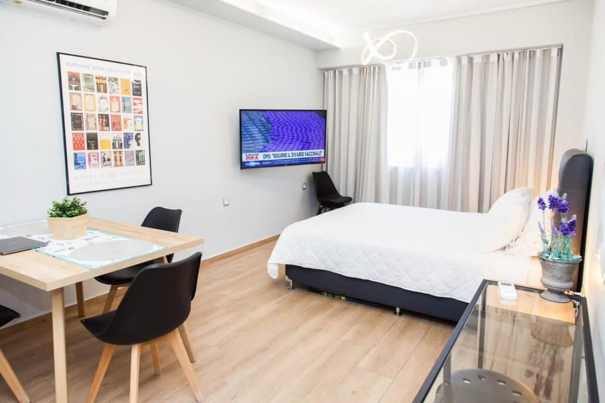 Contemporary And Chic Apartment In Central Афіни Екстер'єр фото