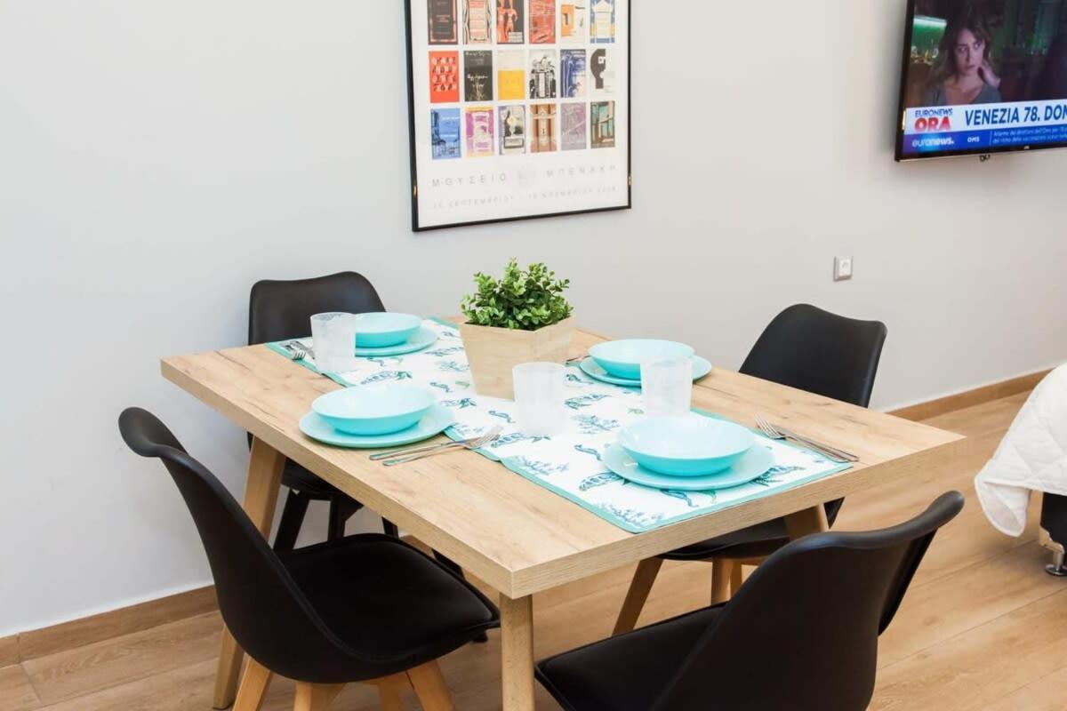 Contemporary And Chic Apartment In Central Афіни Екстер'єр фото